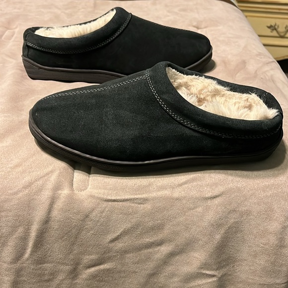 My Slippers size 10 - new /no wear. Dark gray. In great condition. Very clean. - Picture 2 of 7